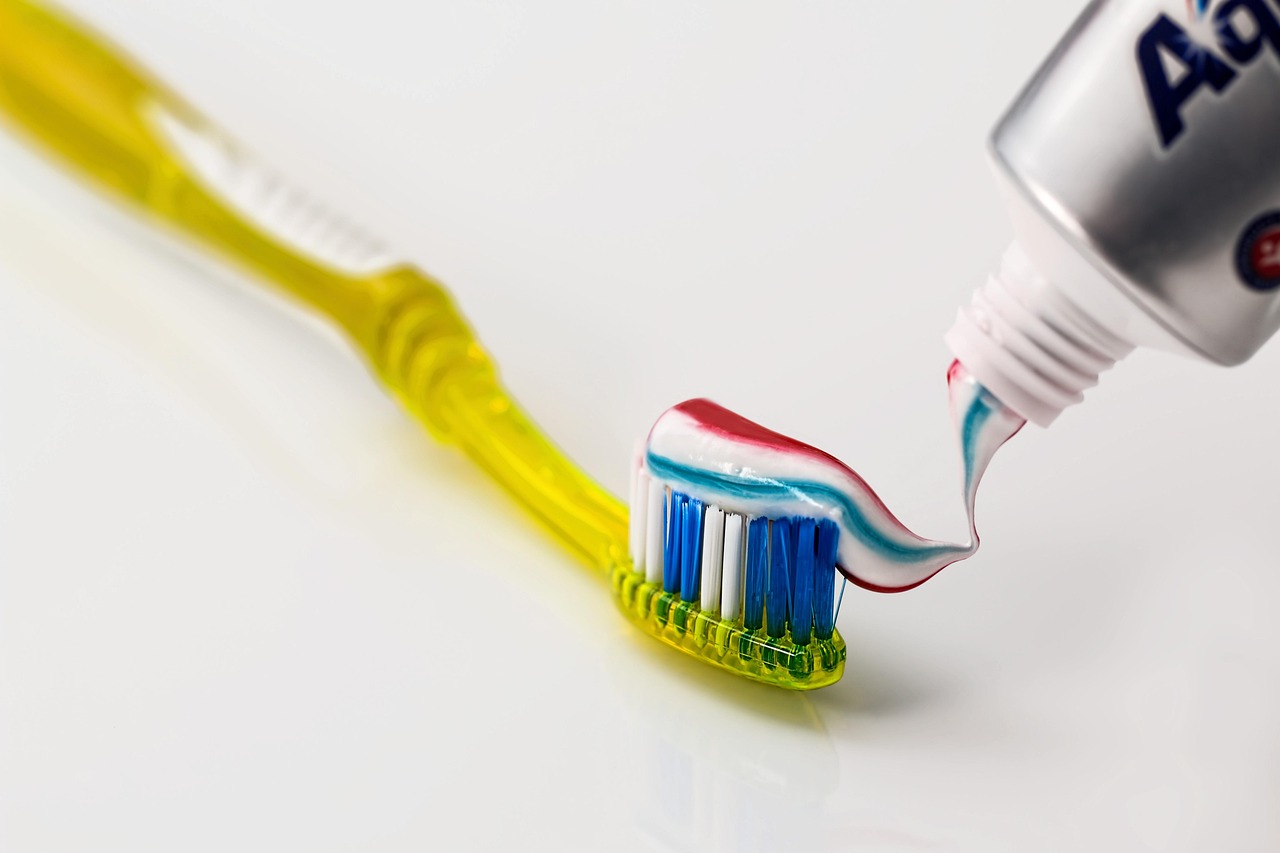 toothbrush, toothpaste, dental care, clean, dental hygiene